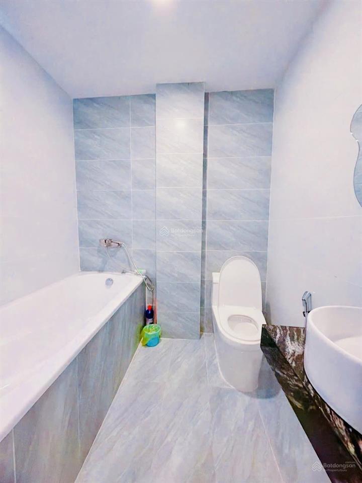 Bán khách sạn 5 lầu 36 phòng mới hoàn thiện ngay sát đường phạm văn thuận  tp biên hòa