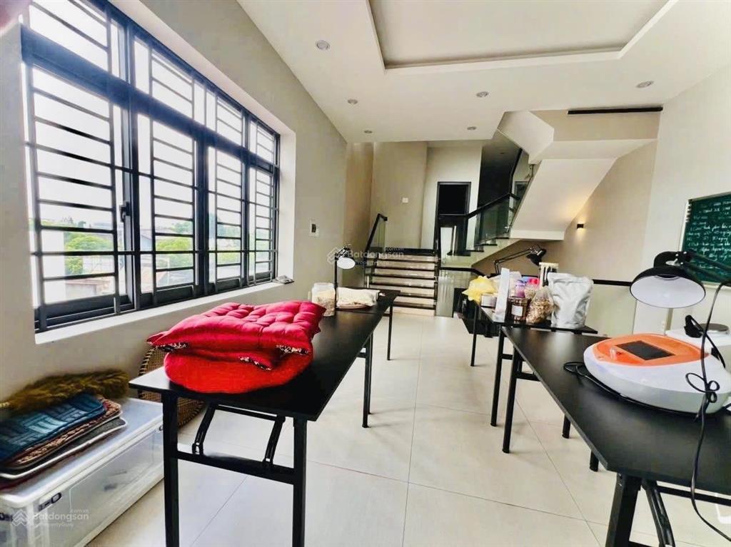 Bán nhà mặt tiền đường nguyễn ái quốc 1t3l đẹp lung linh kinh doanh sầm uất
