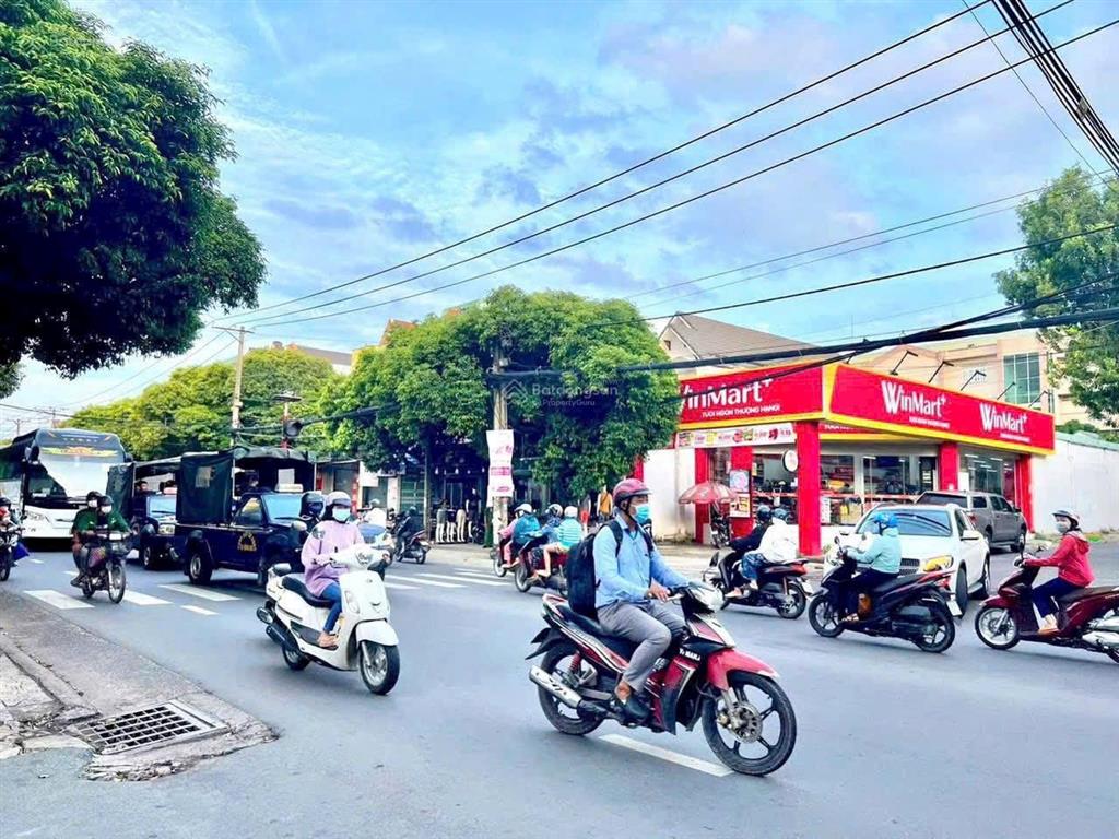 Bán nhà mặt tiền đường nguyễn ái quốc 1t3l đẹp lung linh kinh doanh sầm uất
