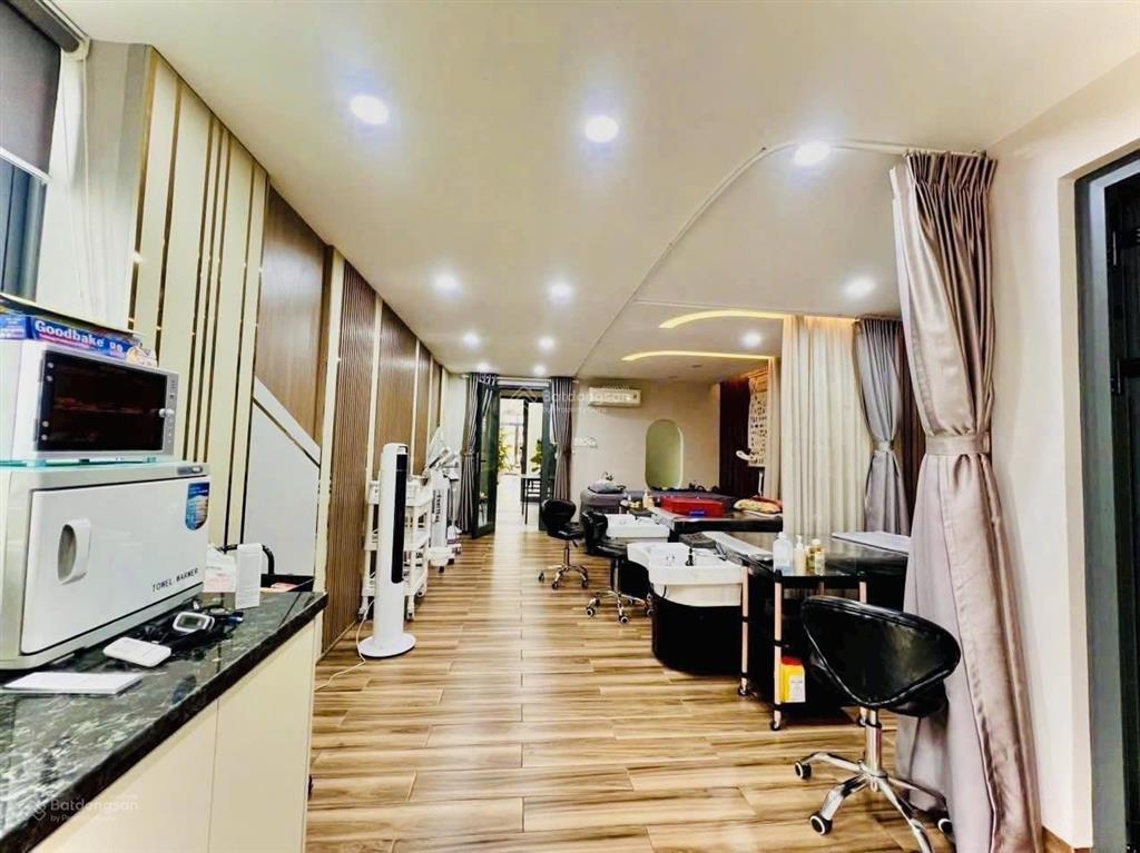 Bán nhà mặt tiền đường nguyễn ái quốc 1t3l đẹp lung linh kinh doanh sầm uất