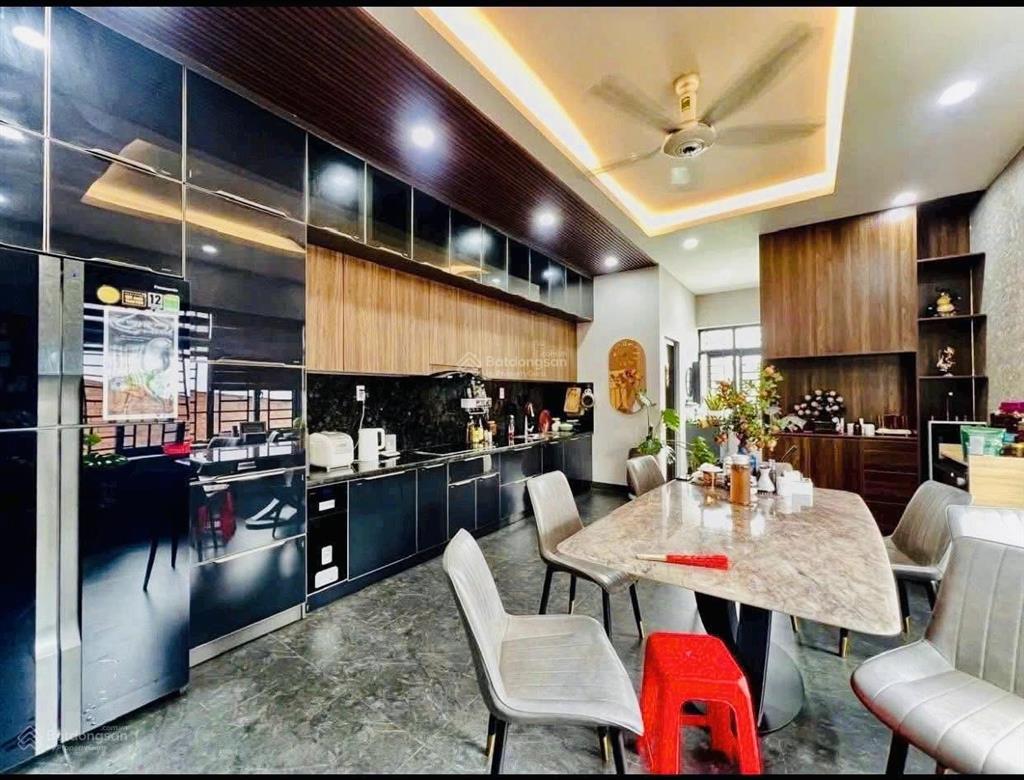 Bán nhà mặt tiền đường nguyễn ái quốc 1t3l đẹp lung linh kinh doanh sầm uất