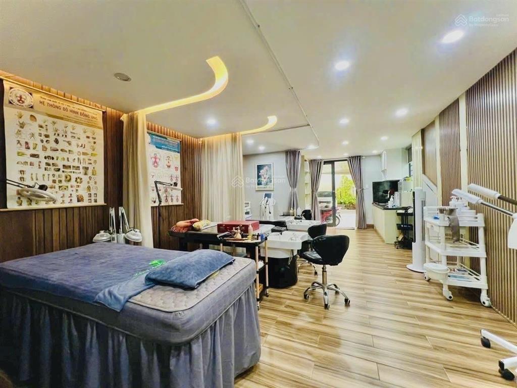Bán nhà mặt tiền đường nguyễn ái quốc 1t3l đẹp lung linh kinh doanh sầm uất