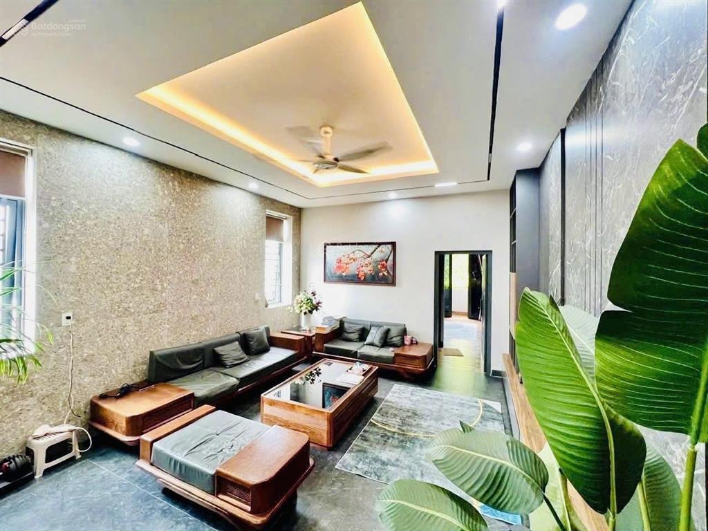 Bán nhà mặt tiền đường nguyễn ái quốc 1t3l đẹp lung linh kinh doanh sầm uất