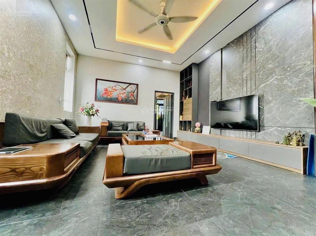 Bán nhà mặt tiền đường nguyễn ái quốc 1t3l đẹp lung linh kinh doanh sầm uất