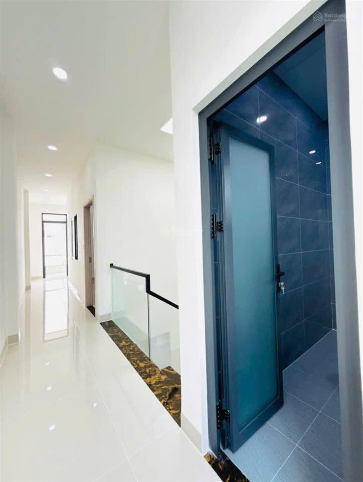Bán căn nhà 1 trệt 2 lầu đường e2 khu dân cư bửu long giá 5,6 tỷ (thương lượng)