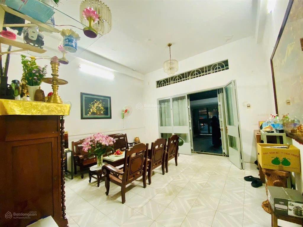 Cho thê căn nhà 2 lầu mặt tiền đường cách mạng tháng 8 ngay nhà thờ biên hòa  trường nguyễn du