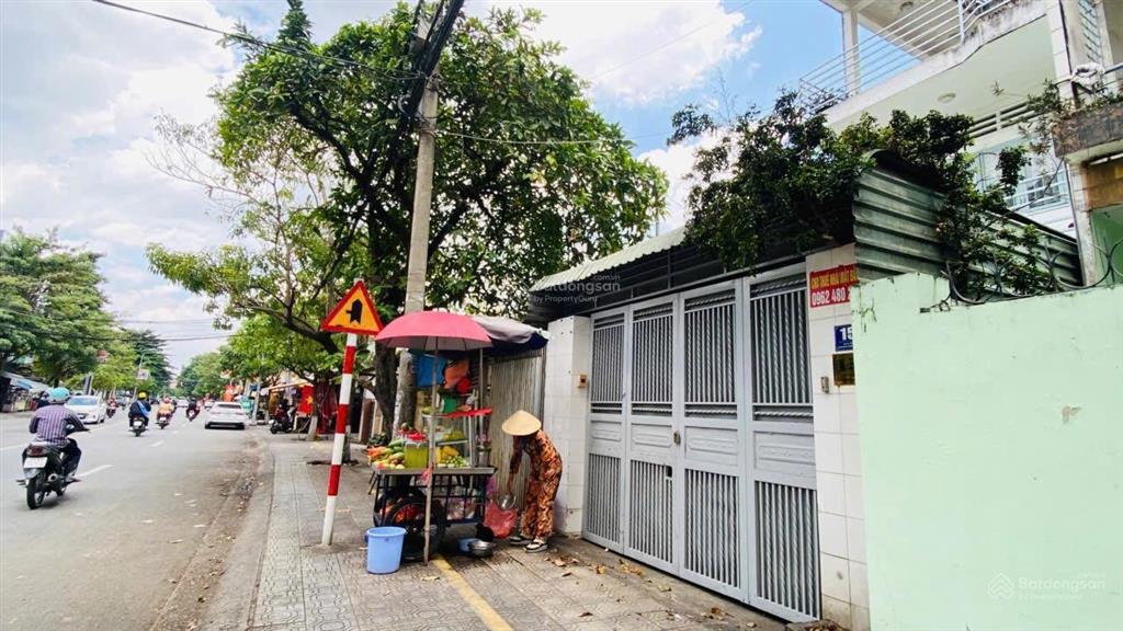Cho thê căn nhà 2 lầu mặt tiền đường cách mạng tháng 8 ngay nhà thờ biên hòa  trường nguyễn du