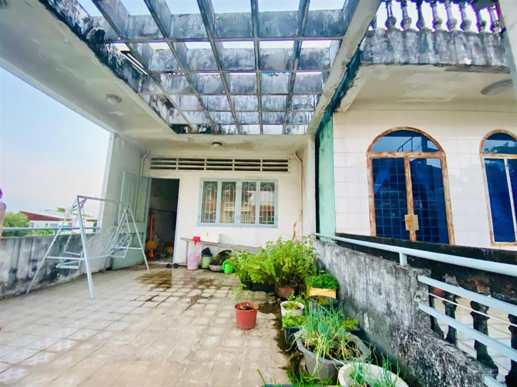 Cho thê căn nhà 2 lầu mặt tiền đường cách mạng tháng 8 ngay nhà thờ biên hòa  trường nguyễn du