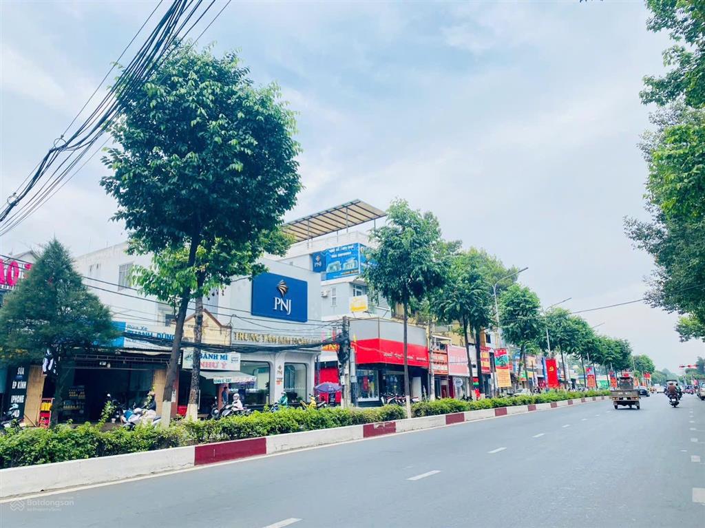 Bán căn nhà 1 trệt 2 lầu hơn 7 mét mặt tiền đường nguyễn ái quốc chỉ 9 tỷ