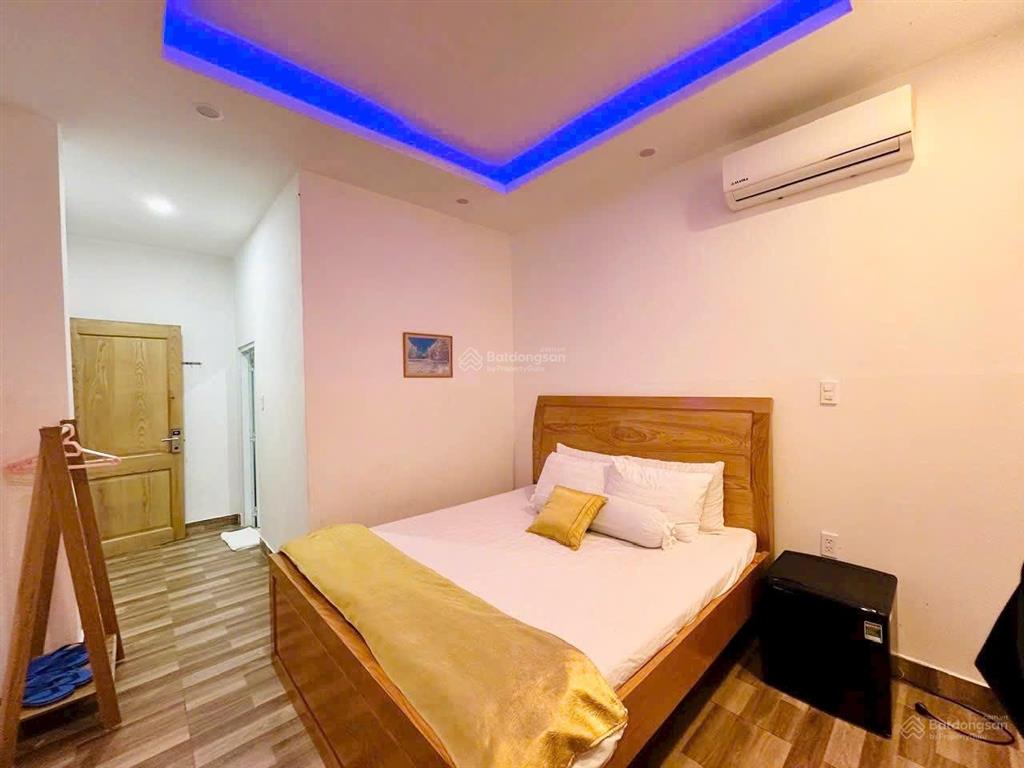 Bán khách sạn 23 phòng kinh doanh ổn định trung tâm biên hòa giá bán 25 tỷ