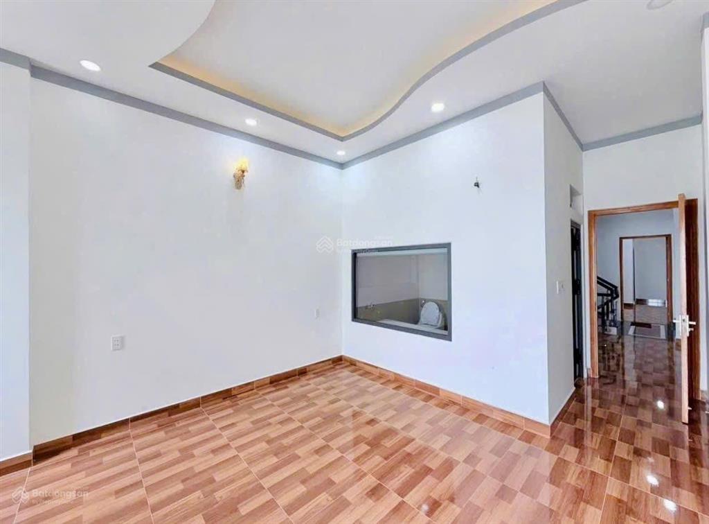 Bán căn nhà 1 trệt 2 lầu mới hoàn thiện kdc hóa an ngay cổng sau công ty ponchen