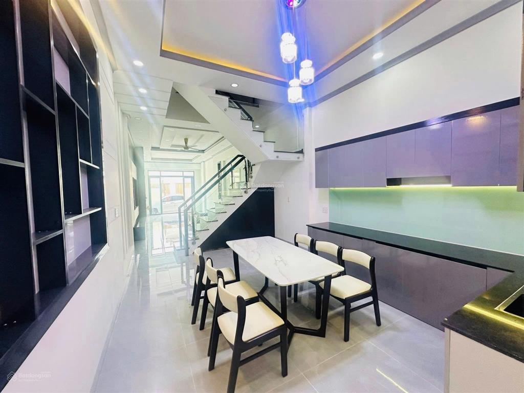 Bán căn nhà 1 trệt 2 lầu mới hoàn thiện kdc hóa an ngay cổng sau công ty ponchen
