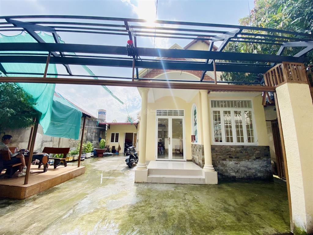 8 tỷ 990 triệu  bán căn nhà cấp 4 sân vườn 220m2 p. hiệp hòa ngay sát đường đặng văn trơn
