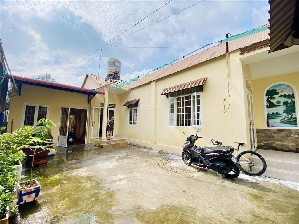 8 tỷ 990 triệu  bán căn nhà cấp 4 sân vườn 220m2 p. hiệp hòa ngay sát đường đặng văn trơn