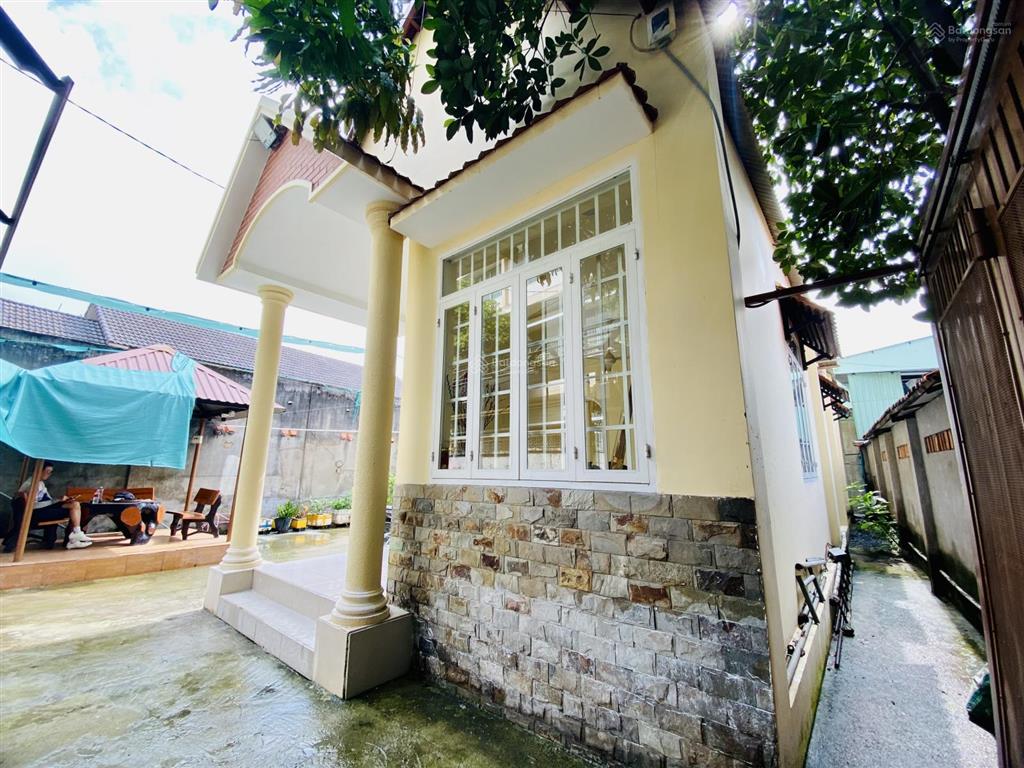 8 tỷ 990 triệu  bán căn nhà cấp 4 sân vườn 220m2 p. hiệp hòa ngay sát đường đặng văn trơn