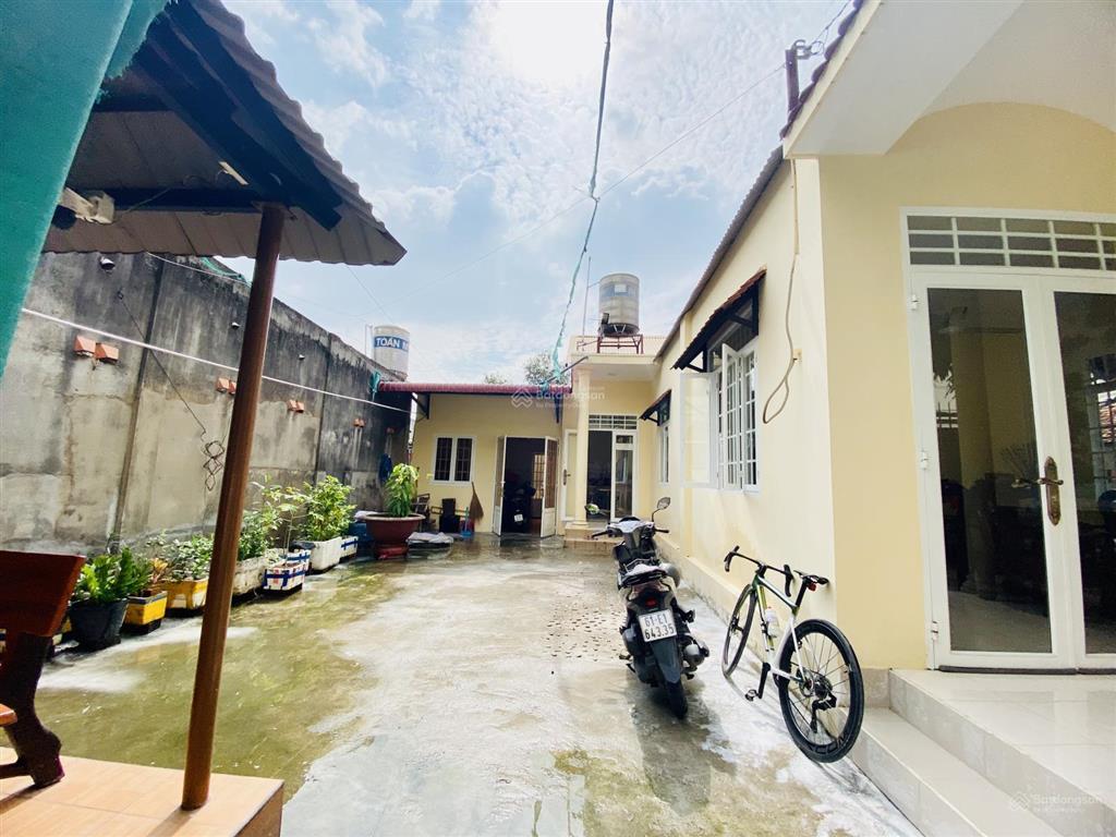 8 tỷ 990 triệu  bán căn nhà cấp 4 sân vườn 220m2 p. hiệp hòa ngay sát đường đặng văn trơn