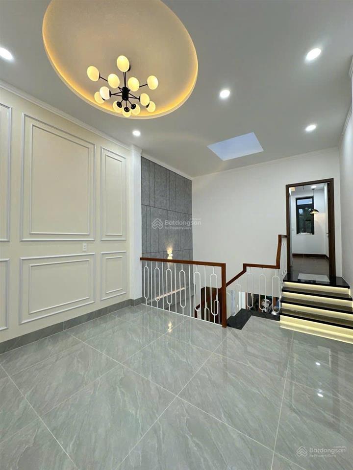 Bán căn nhà phố thiết kế hiện đại ngay chợ phúc lâm  p. long bình giá 4,55 tỷ