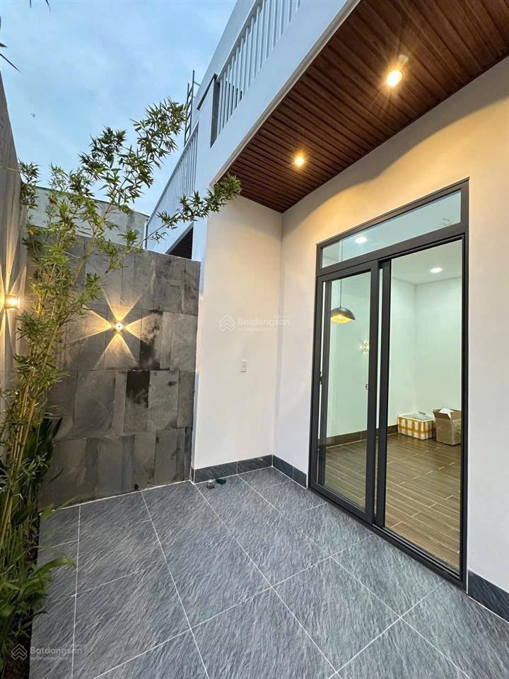 Bán căn nhà phố thiết kế hiện đại ngay chợ phúc lâm  p. long bình giá 4,55 tỷ