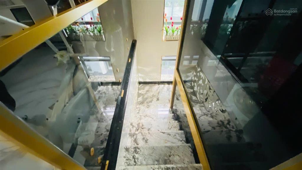 Bán căn biệt thự 1 trệt 2 lầu 10m x 20m hoàn thiện full nội thất  kdc bửu long 3