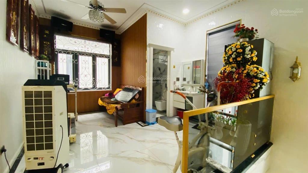 Bán căn biệt thự 1 trệt 2 lầu 10m x 20m hoàn thiện full nội thất  kdc bửu long 3