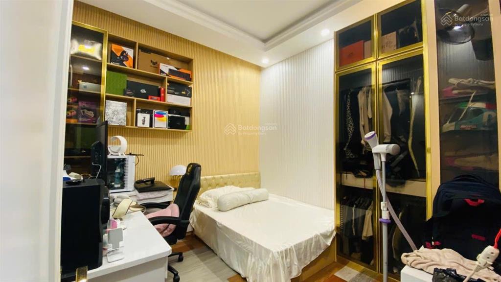 Bán căn biệt thự 1 trệt 2 lầu 10m x 20m hoàn thiện full nội thất  kdc bửu long 3
