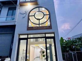 Bán căn nhà phố thiết kế hiện đại 1 trệt 1 lửng 1 lầu ngay chợ nhỏ  p. tân hiệp giá 3 tỷ 890tr