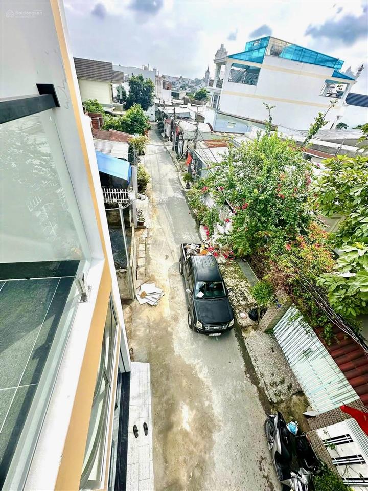 Bán căn nhà phố thiết kế hiện đại 1 trệt 1 lửng 1 lầu ngay chợ nhỏ  p. tân hiệp giá 3 tỷ 890tr