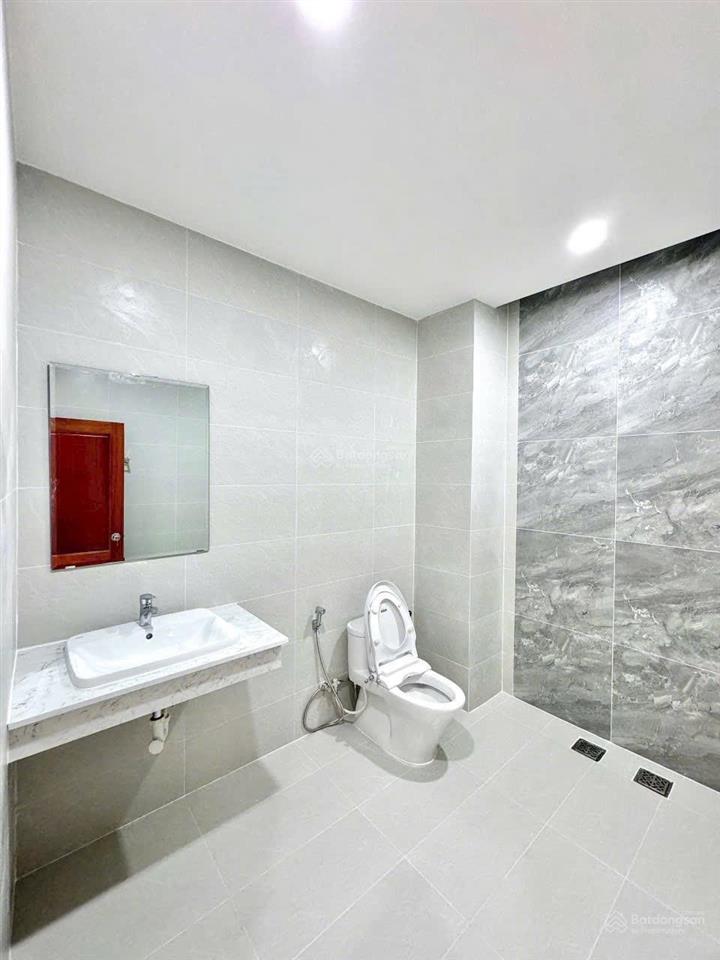 Bán căn nhà phố 1 trệt 2 lầu mới hoàn thiện khu d2d võ thị sáu  p. thống nhất giá 6 tỷ 950 triệu