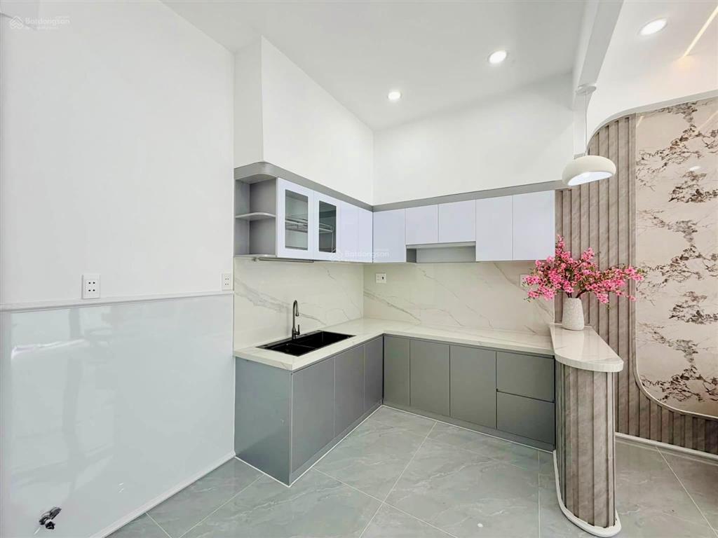 Bán căn nhà 2 mặt tiền ngay sát đường bờ kè mới  p. bửu long chỉ 2 tỷ hơn xíu