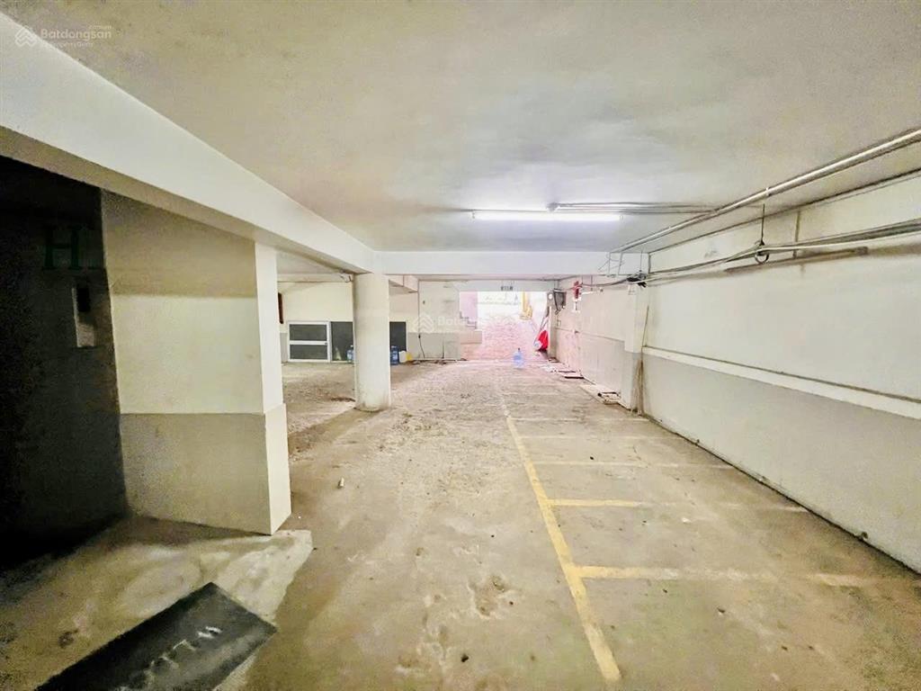 60 triệu/tháng  tòa nhà 1 hầm 4 lầu có thang máy đường đồng khởi  gần bệnh viện đồng nai