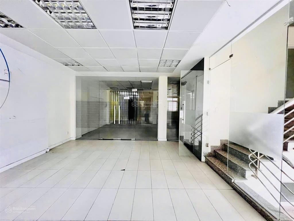 60 triệu/tháng  tòa nhà 1 hầm 4 lầu có thang máy đường đồng khởi  gần bệnh viện đồng nai