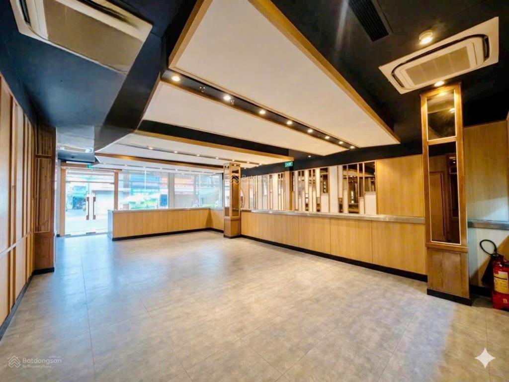 60 triệu/tháng  mặt bằng ngang 11,5 mét đường phạm văn thuận  p. tam hiệp