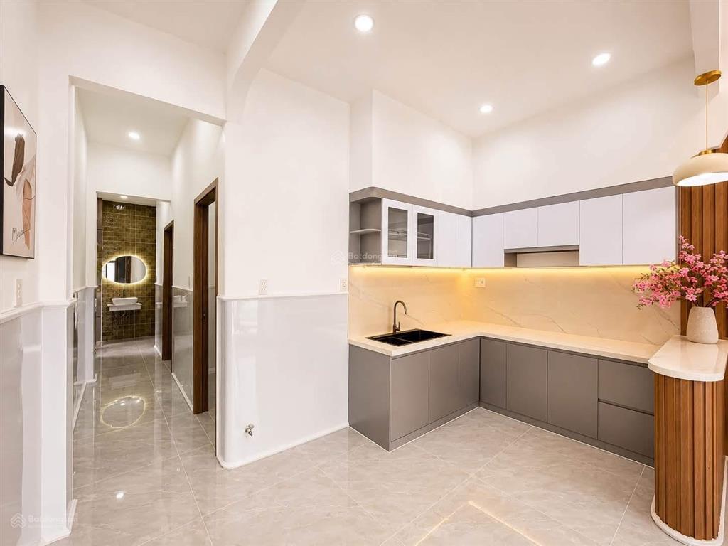 2,55 tỷ  bán căn nhà phố hiện đại 2 mặt tiền ngay đường bờ kè mới p. bửu long
