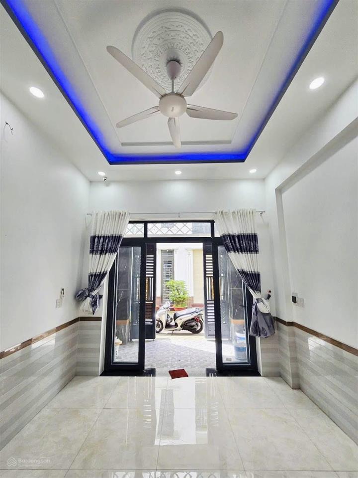 3,95 tỷ  bán căn nhà 1 trệt 2 lầu khu dân cư bửu long gần ngay song ngữ lạc hồng