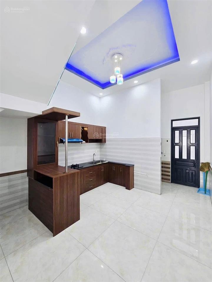 3,95 tỷ  bán căn nhà 1 trệt 2 lầu khu dân cư bửu long gần ngay song ngữ lạc hồng
