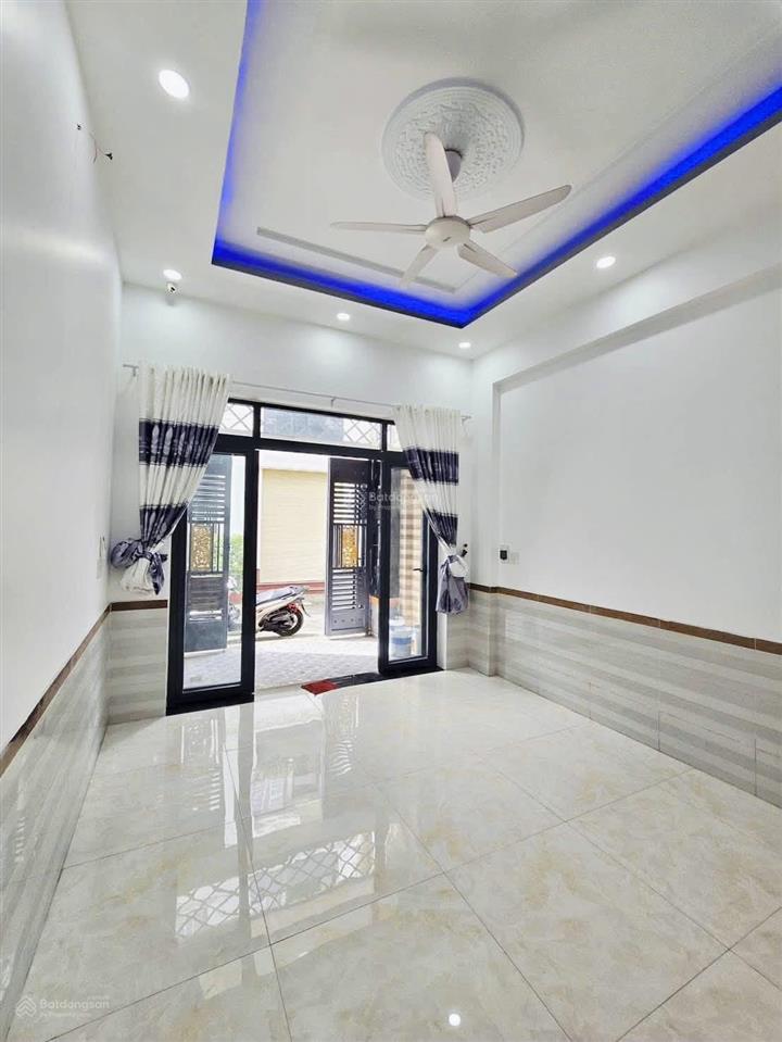 3,95 tỷ  bán căn nhà 1 trệt 2 lầu khu dân cư bửu long gần ngay song ngữ lạc hồng