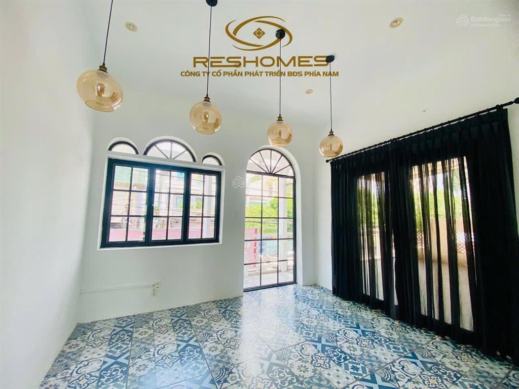 16 tỷ  bán nhà 1t1l ngang hơn 13 mét đường cách mạng tháng 8  p. trấn biên
