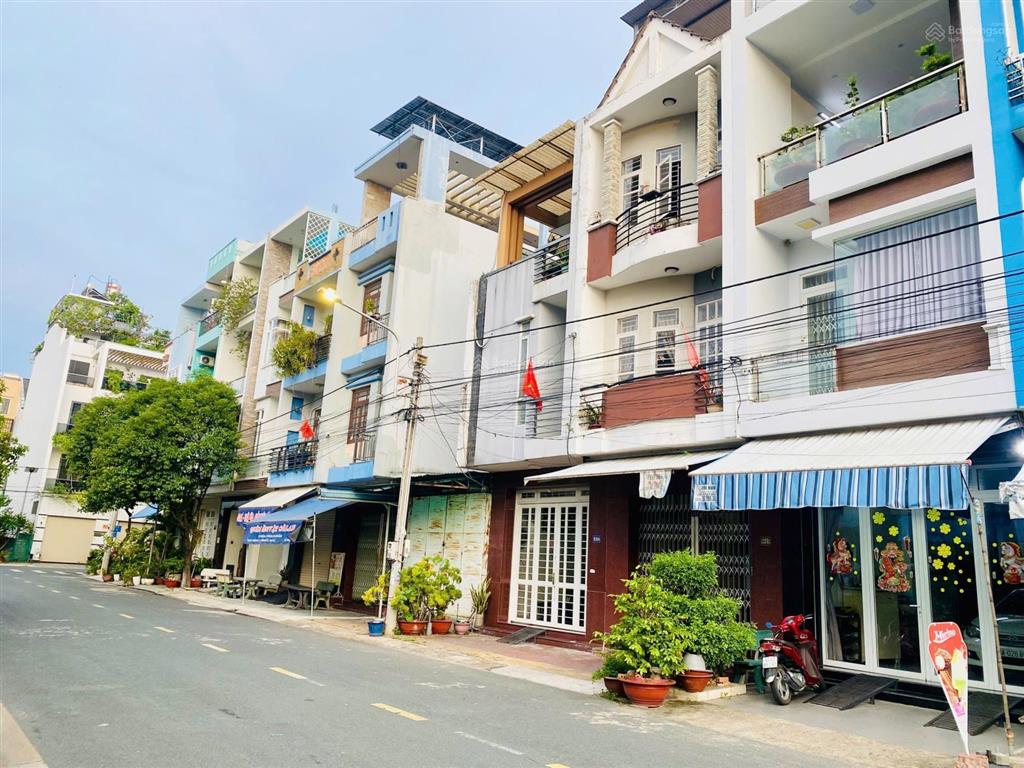8,1 tỷ
bán căn nhà đẹp 1t3l khu d2d võ thị sáu  phường thống nhất  tp. đồng nai
