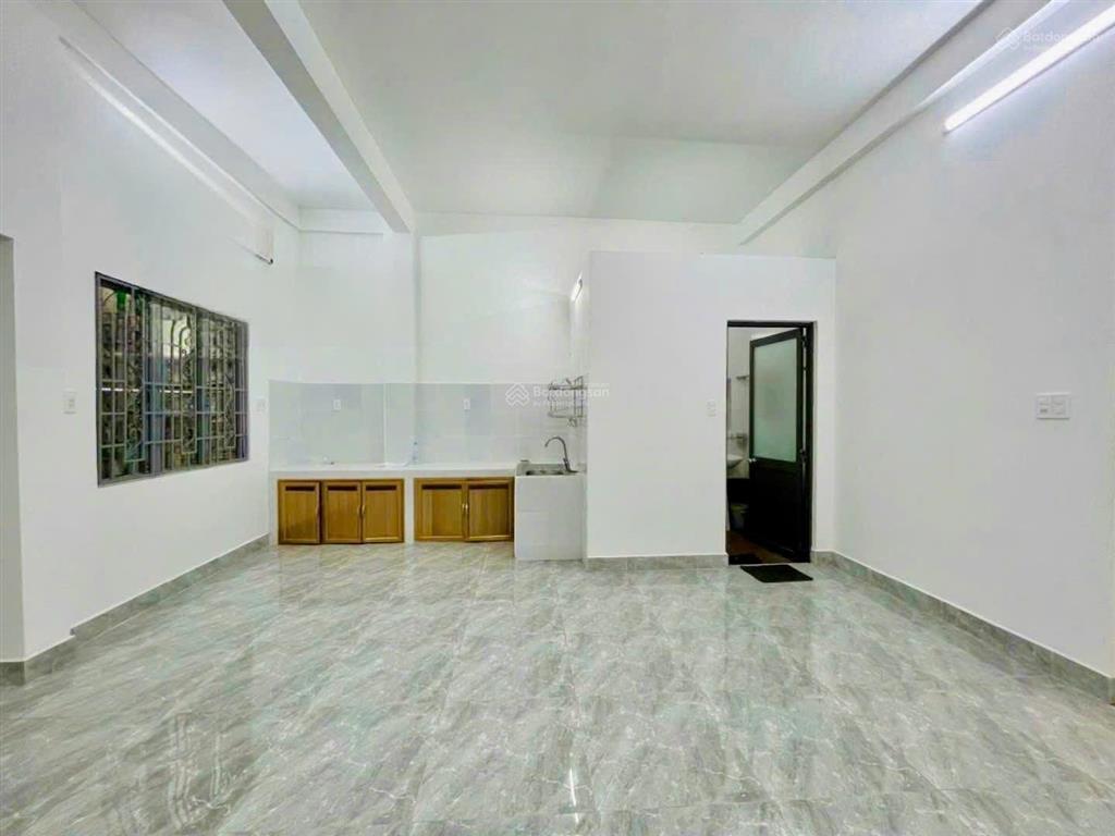 16 triệu  cho thuê nhà nguyên căn đẹp 1t2l đường nguyễn ái quốc  chợ cổng 2