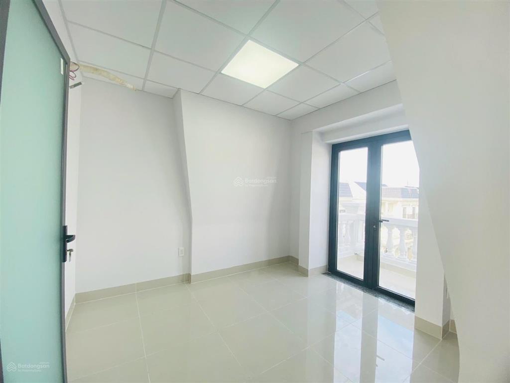 20 triệu/tháng  nhà đẹp 1 trệt 3 lầu kdc tín nghĩa  p. quang vinh