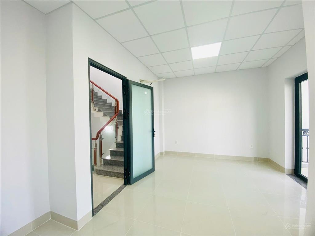 20 triệu/tháng  nhà đẹp 1 trệt 3 lầu kdc tín nghĩa  p. quang vinh