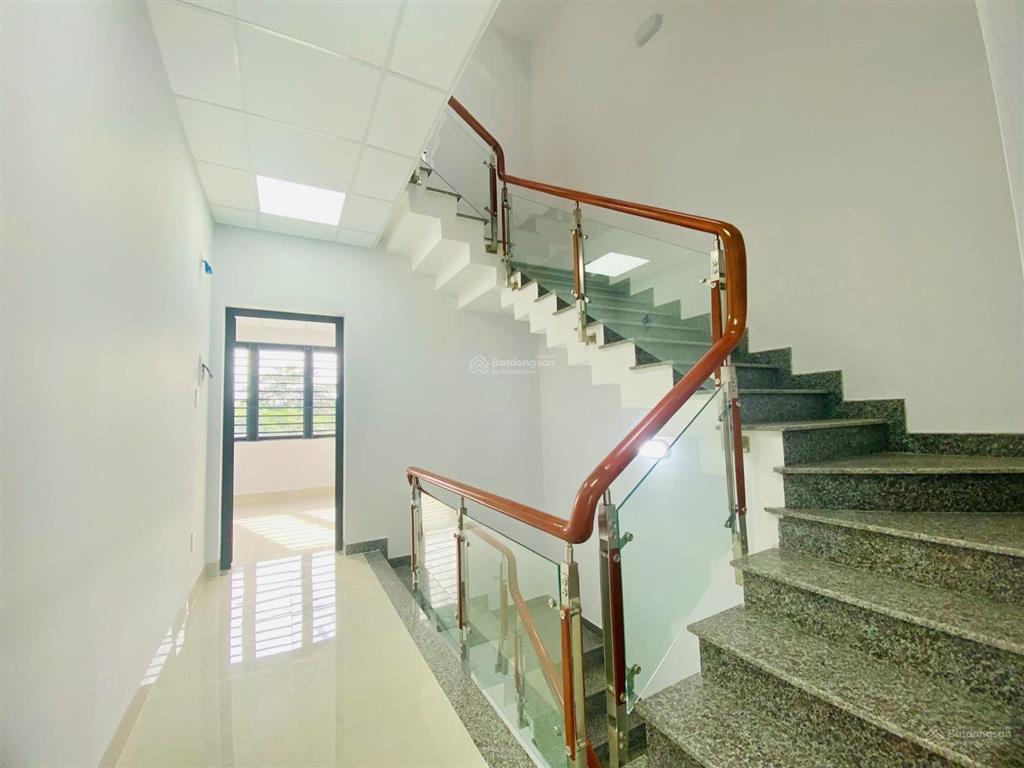 20 triệu/tháng  nhà đẹp 1 trệt 3 lầu kdc tín nghĩa  p. quang vinh