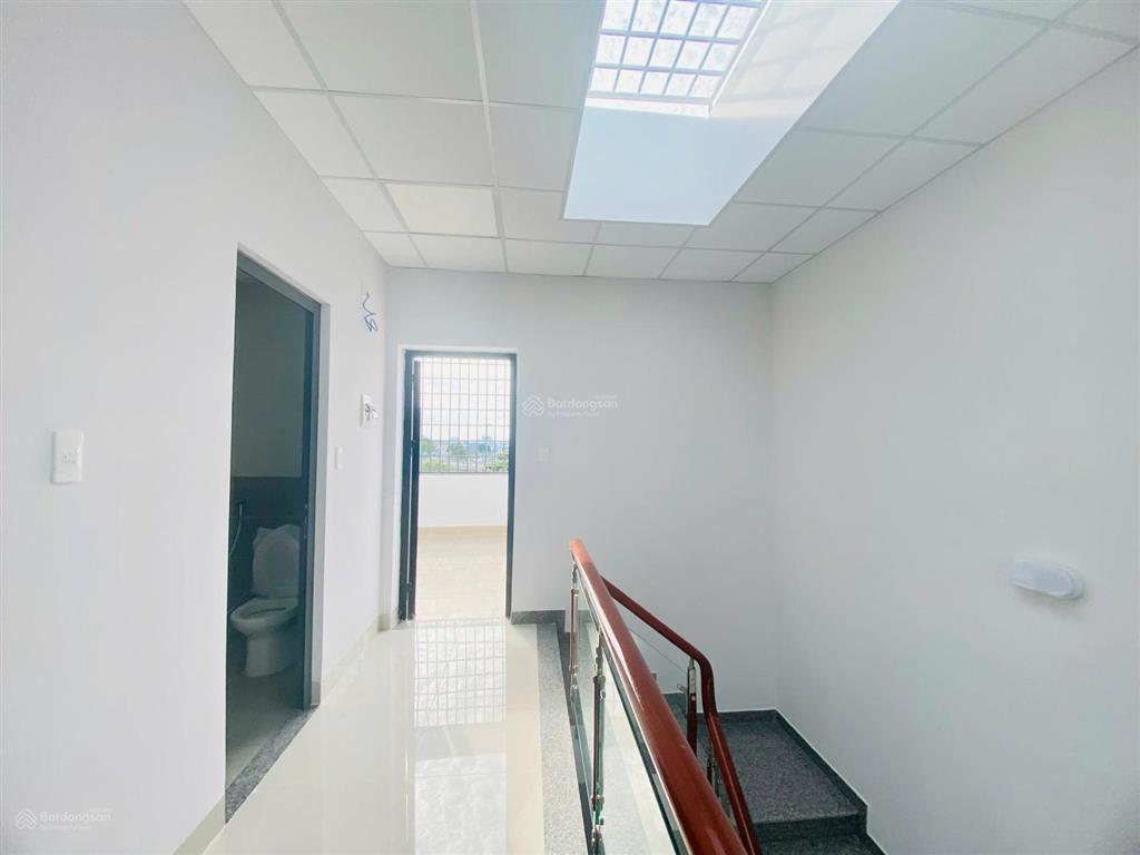 20 triệu/tháng  nhà đẹp 1 trệt 3 lầu kdc tín nghĩa  p. quang vinh