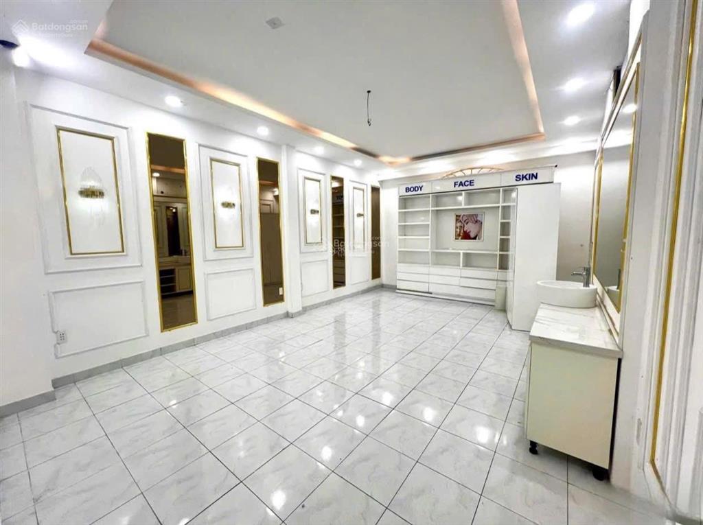 Giá thuê 30tr/tháng  nhà 1 trệt lầu mặt tiền đường dương tử giang  ngay vincom biên hòa