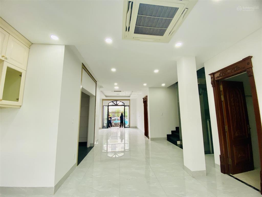 25 triệu/tháng  căn biệt thự 1 trệt 2 lầu có thang máy, sẵn máy lạnh  tp. biên hòa