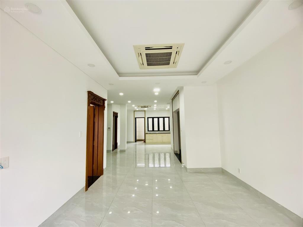 25 triệu/tháng  căn biệt thự 1 trệt 2 lầu có thang máy, sẵn máy lạnh  tp. biên hòa