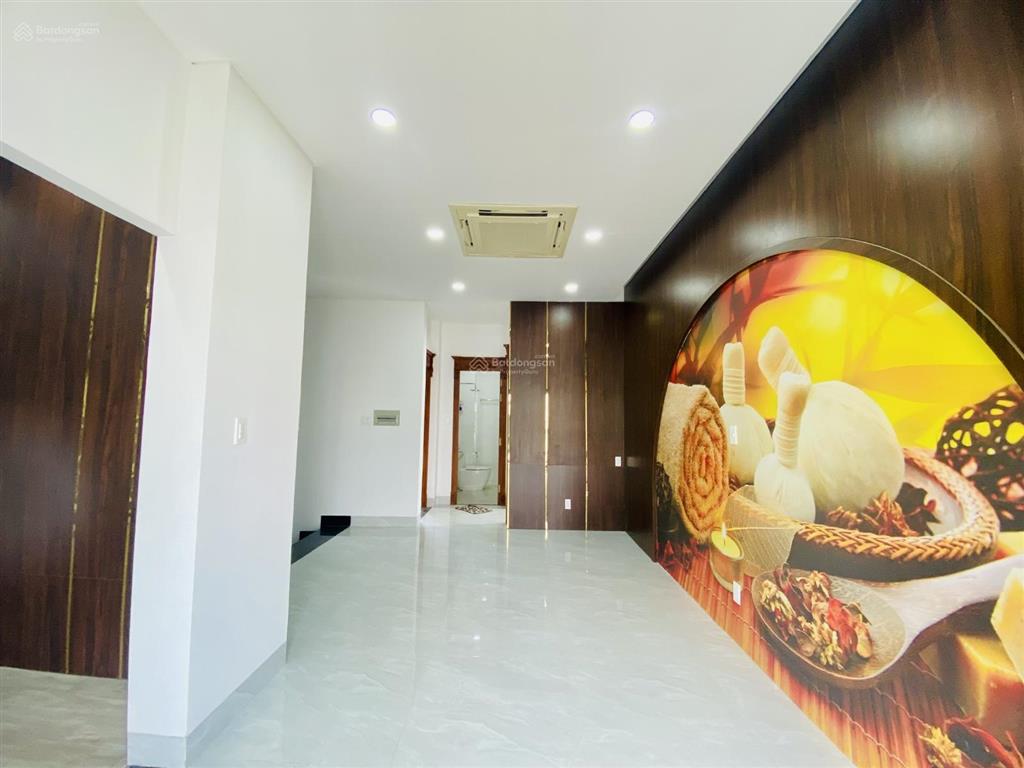 25 triệu/tháng  căn biệt thự 1 trệt 2 lầu có thang máy, sẵn máy lạnh  tp. biên hòa