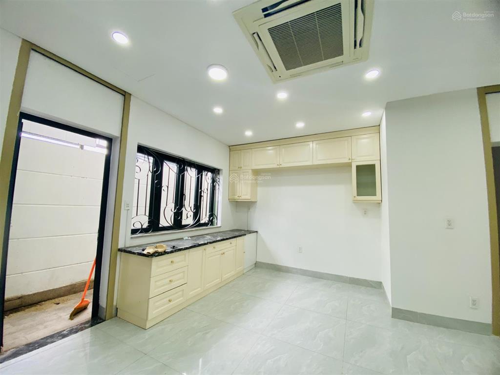 25 triệu/tháng  căn biệt thự 1 trệt 2 lầu có thang máy, sẵn máy lạnh  tp. biên hòa