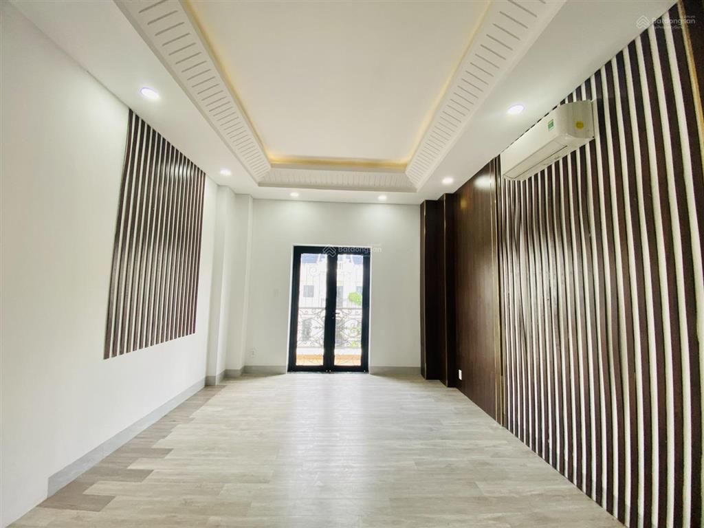 25 triệu/tháng  căn biệt thự 1 trệt 2 lầu có thang máy, sẵn máy lạnh  tp. biên hòa