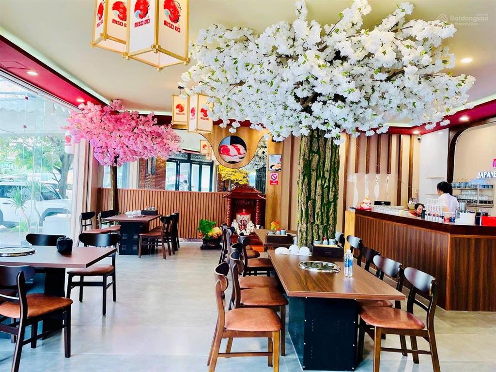 Giá thuê 50tr/tháng  cho thuê 2 căn nhà liền kề góc 2 mặt tiền đường n1 kdc d2d đường võ thị sáu